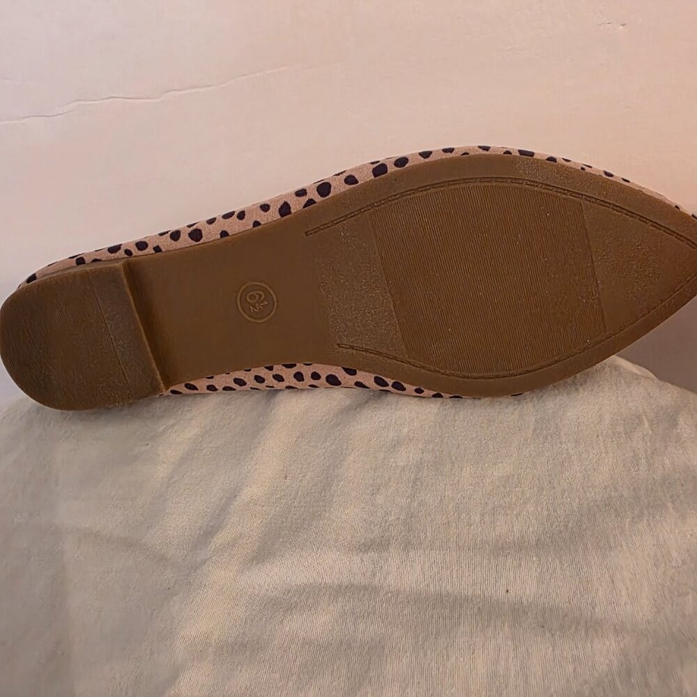 Universal Thread women's animal print slip-on flat shoe , size 6.5. - Picture 7 of 8